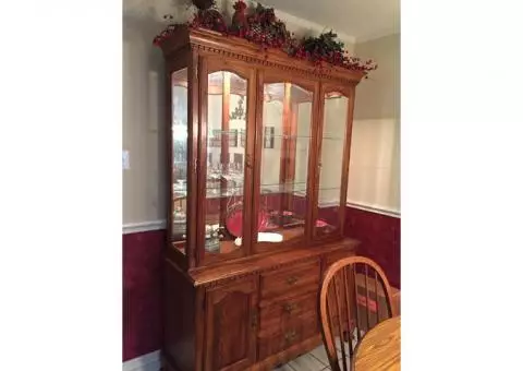 Kitchen Table, Hutch & chairs